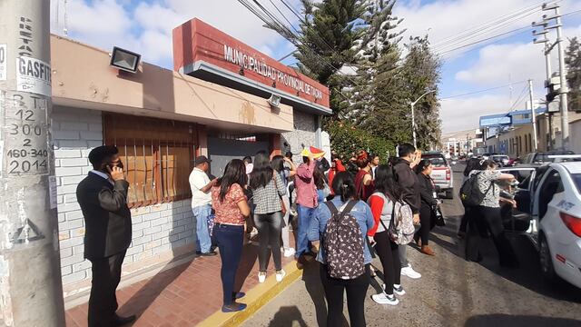 Impiden ingreso de 61 trabajadores CAS en la Municipalidad Provincial de Tacna (VIDEO)