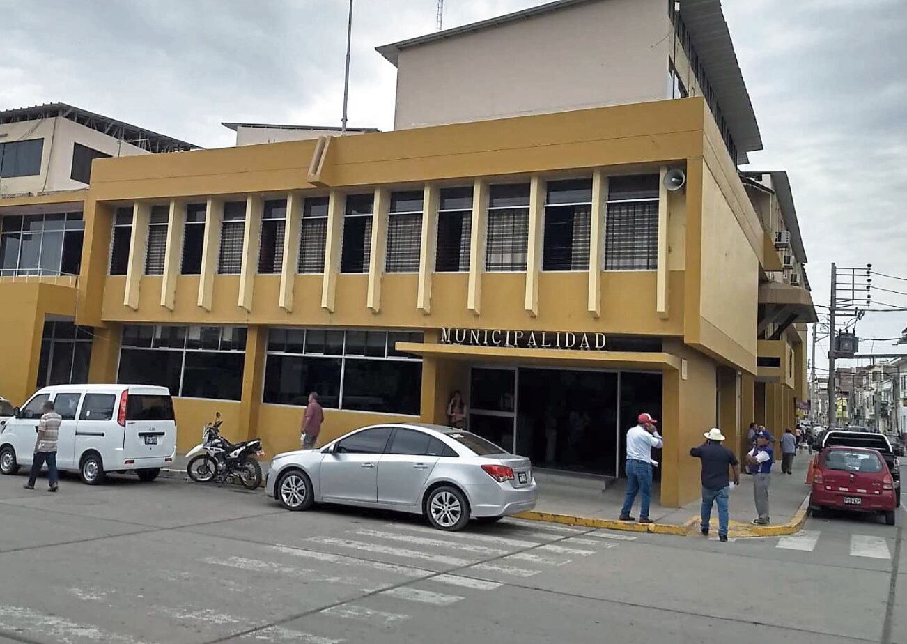 Dueña de un restaurante señaló que el trabajador le solicitó dinero en la Municipalidad de Sullana. Además, que cuenta con conversaciones de WhatsApp