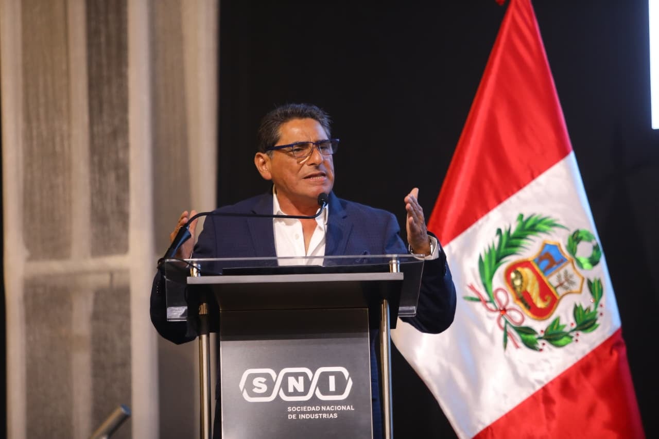 El candidato del Partido País Para Todos presentó sus medidas de seguridad ciudadana en el Foro Candidatos a la Presidencia, destacando un enfoque de mano dura frente al crimen organizado.