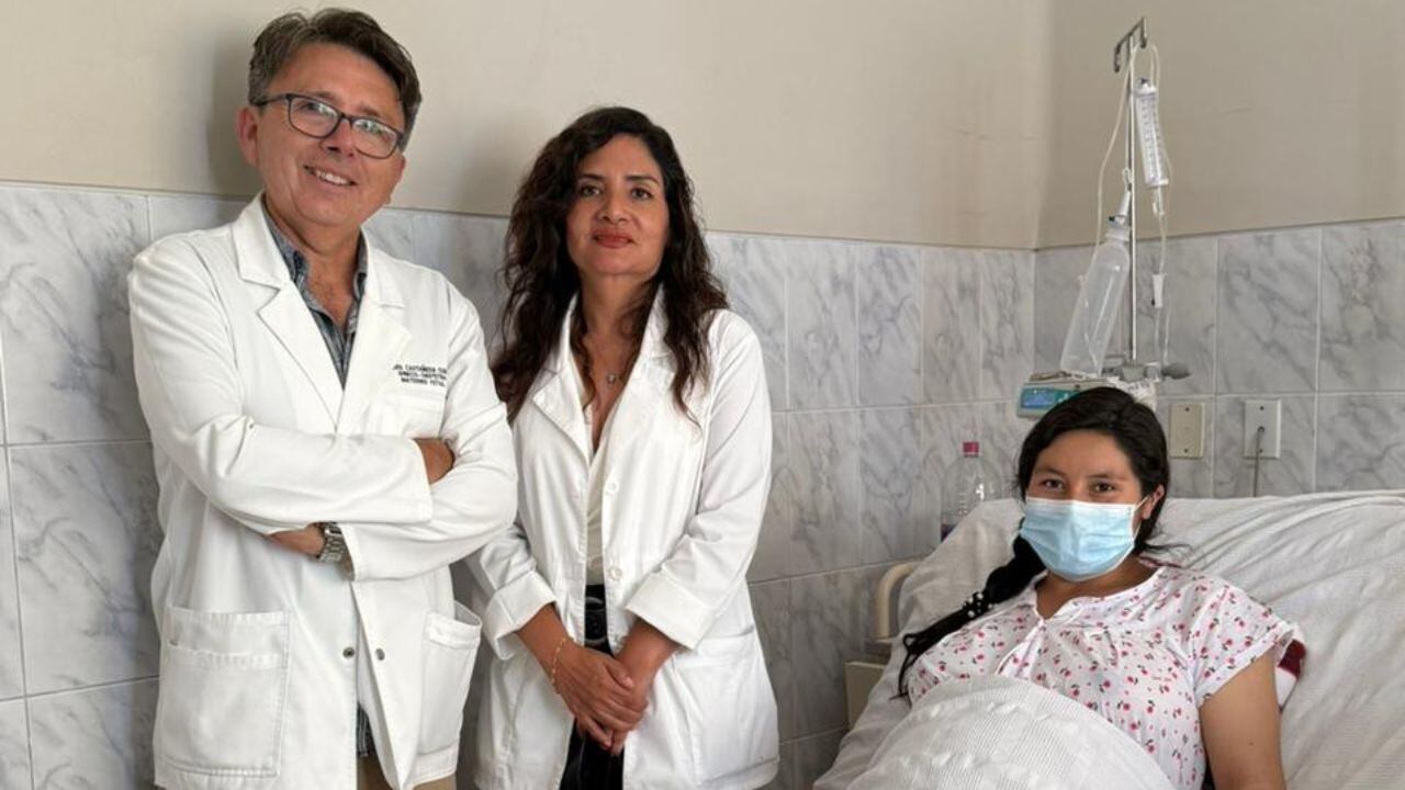 La gestante vino desde Huamachuco y, gracias a la proeza médica de los especialistas y el uso de un moderno fetoscopio, hoy sus gemelos gozan de buena salud.