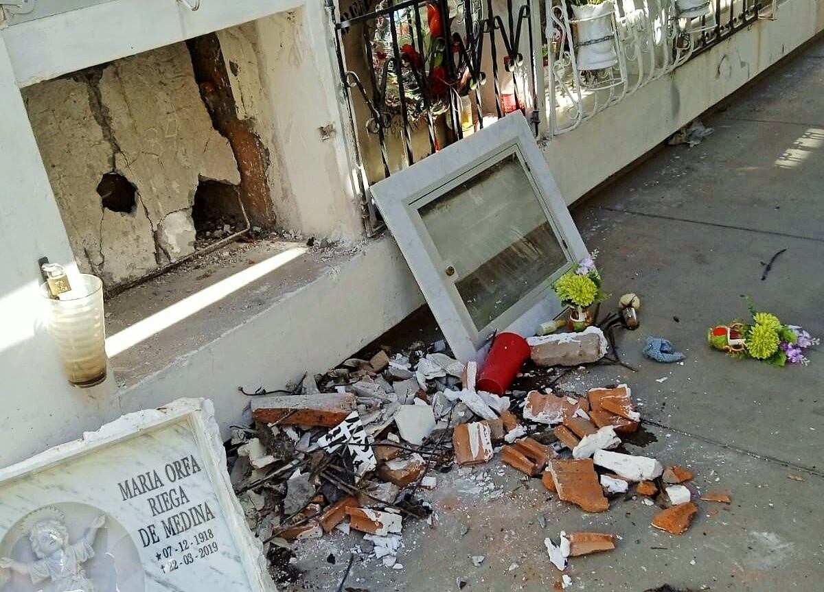 Profanan tumbas en cementerio La Apacheta. Foto: Cortesía