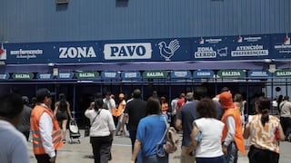 Cientos de personas acuden a la paviferia de Surquillo para recoger sus pavos (GALERÍA)