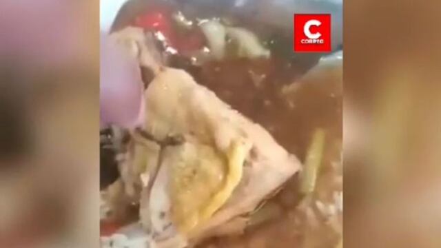 Estudiante encuentra gusano en el almuerzo de la UNSA en Arequipa  (VIDEO)