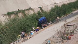 Piura: Serenazgo auxilia a familia tras caer al dren Sullana