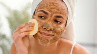 Exfoliación en verano: cuándo ayuda a la piel y cuándo puede dañarla