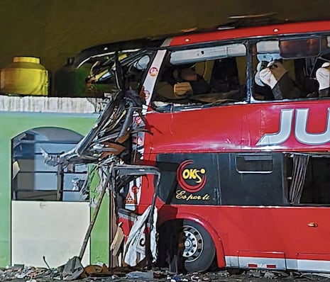 Arequipa: Accidente de bus en Camaná deja una fallecida y varios heridos con amputaciones