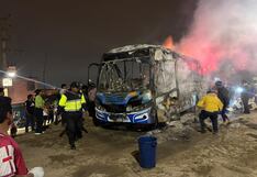 Delincuentes asaltan y queman microbús en Trujillo