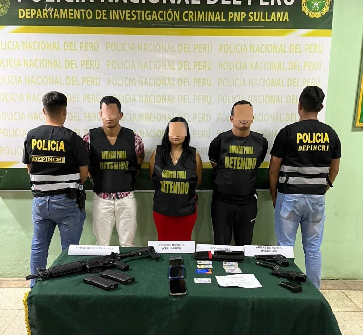 El agente y otras dos personas fueron detenidas tras una persecución en Sullana. Les hallaron pistolas y un fusil