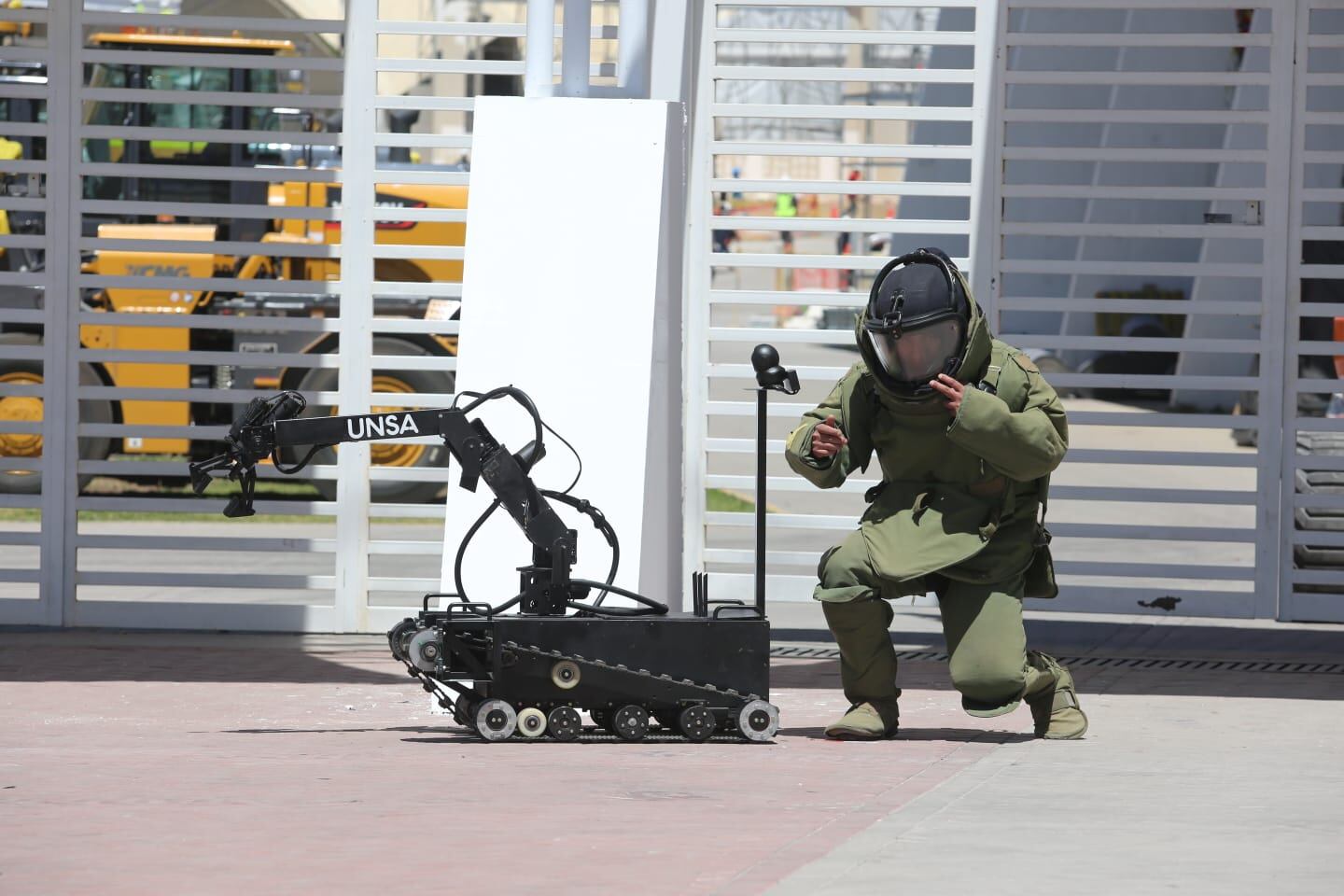 La Unidad de Explosivos son los responsables de la desactivación de artefactos explosivos (Foto: Leonardo Cuito)