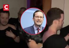 Alejandro Cavero fue retirado de fiesta en MALI en medio de insultos: “¡Fuera! No haces nada por el país”