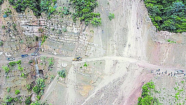 Proyecto permitirá intervenir casi cien kilómetros de carretera y beneficiará a más de 90 mil pesonas de manera directa. Inversión superará los S/ 1,500 millones.