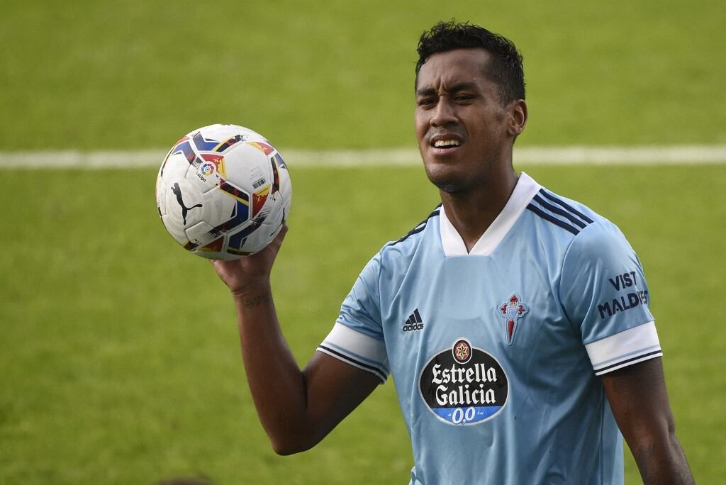 Renato Tapia tiene contrato con el Celta hasta junio de 2024 y cobra alrededor de 21 mil euros al mes según Fichajes.com (Foto: AFP).