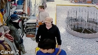Turistas distraen a dueño y roban tienda de artesanías en Cusco (VIDEO)