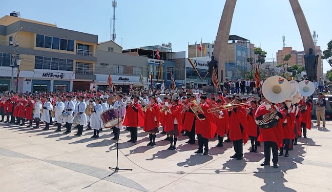 Alumnos participaron en actividad en el Centro Cívico de Tacna. (Foto: Correo)
