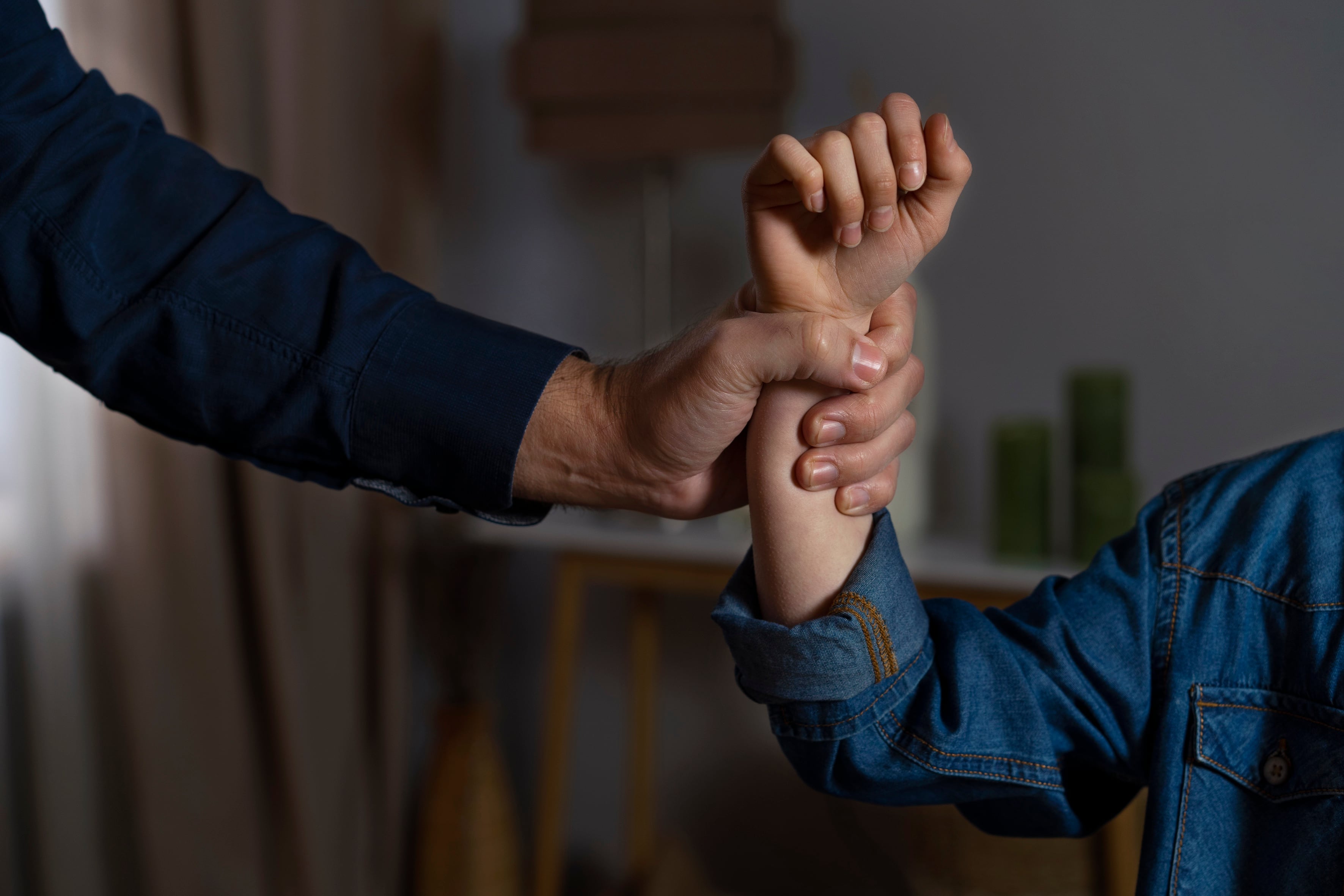 El informe revela que la violencia emocional es la más frecuente y que su reconocimiento ha crecido en generaciones jóvenes.