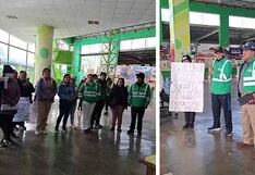 Trabajadores del Terminal Terrestre de Huancayo paralizan labores por falta de pago