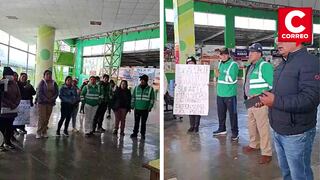 Trabajadores del Terminal Terrestre de Huancayo paralizan labores por falta de pago