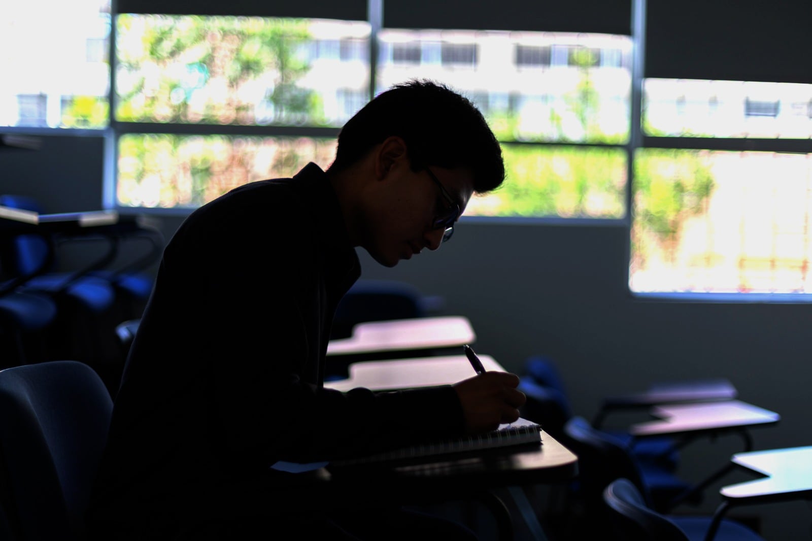 El programa plantea una reingeniería del sistema de becas para fortalecer la meritocracia, optimizar el uso de los recursos públicos y ampliar el acceso a más estudiantes con alto desempeño académico y escasos recursos.