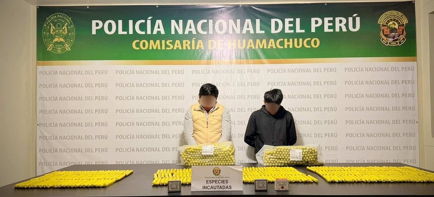 Agentes de la comisaría de Huamachuco los atraparon cuando movilizaban explosivos en un vehículo.