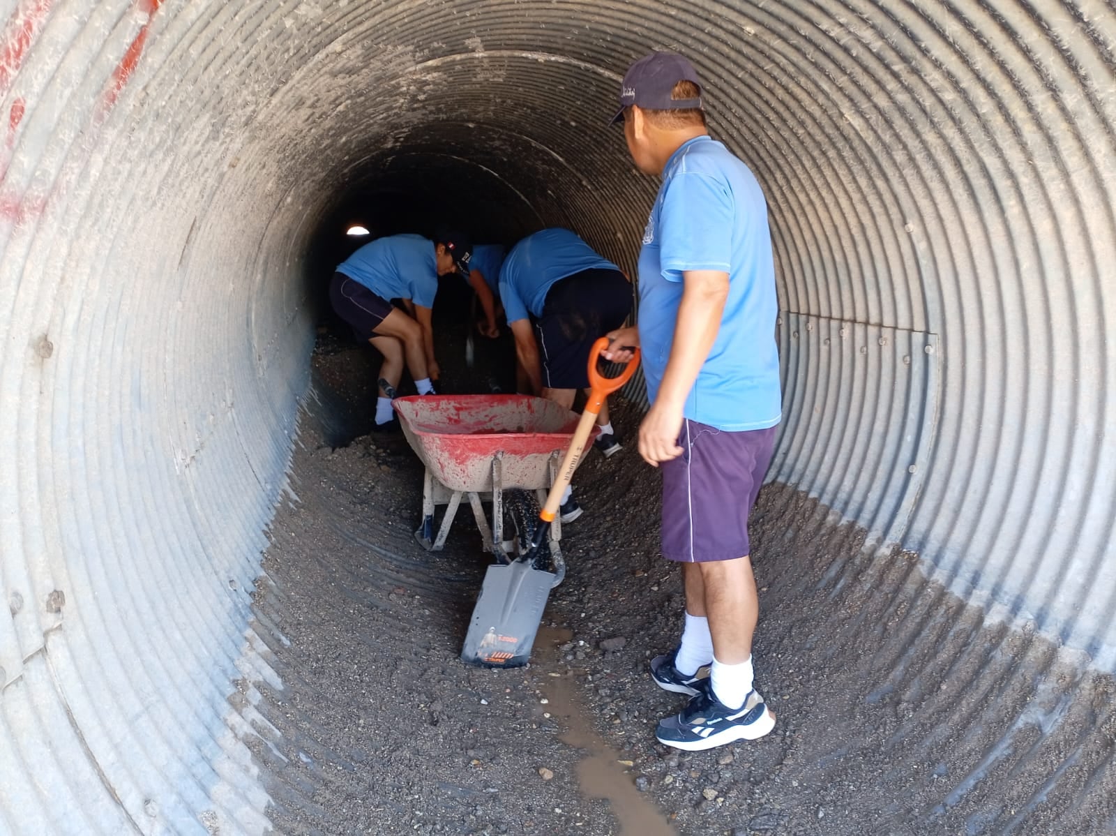 FAP brinda apoyo a familias afectadas por desborde de torrentera en Arequipa. Foto: FAP.