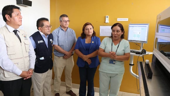 En el hospital distrital de Víctor Larco ya está en funcionamiento el moderno laboratorio de biología molecular para descartar el VPH, una inversión importante que hizo el Gobierno Regional en el sector salud.