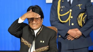 Evo Morales canta el cumpleaños feliz a Fidel Castro en reunión de Unasur