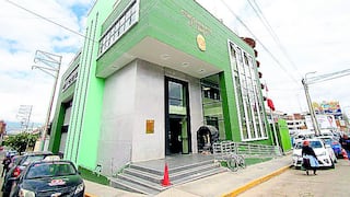 Huancayo: Sorprenden a dos sujetos robando porcelanato en obra y caen en flagrancia