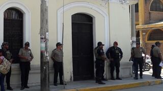 Sullana: Dictan prisión a chofer de taxi colectivo por tocamientos a una menor