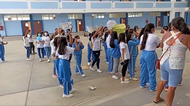 Piura: Alumnas de la I.E. Nuestra Señora de Fátima ingresan a la fuerza al colegio