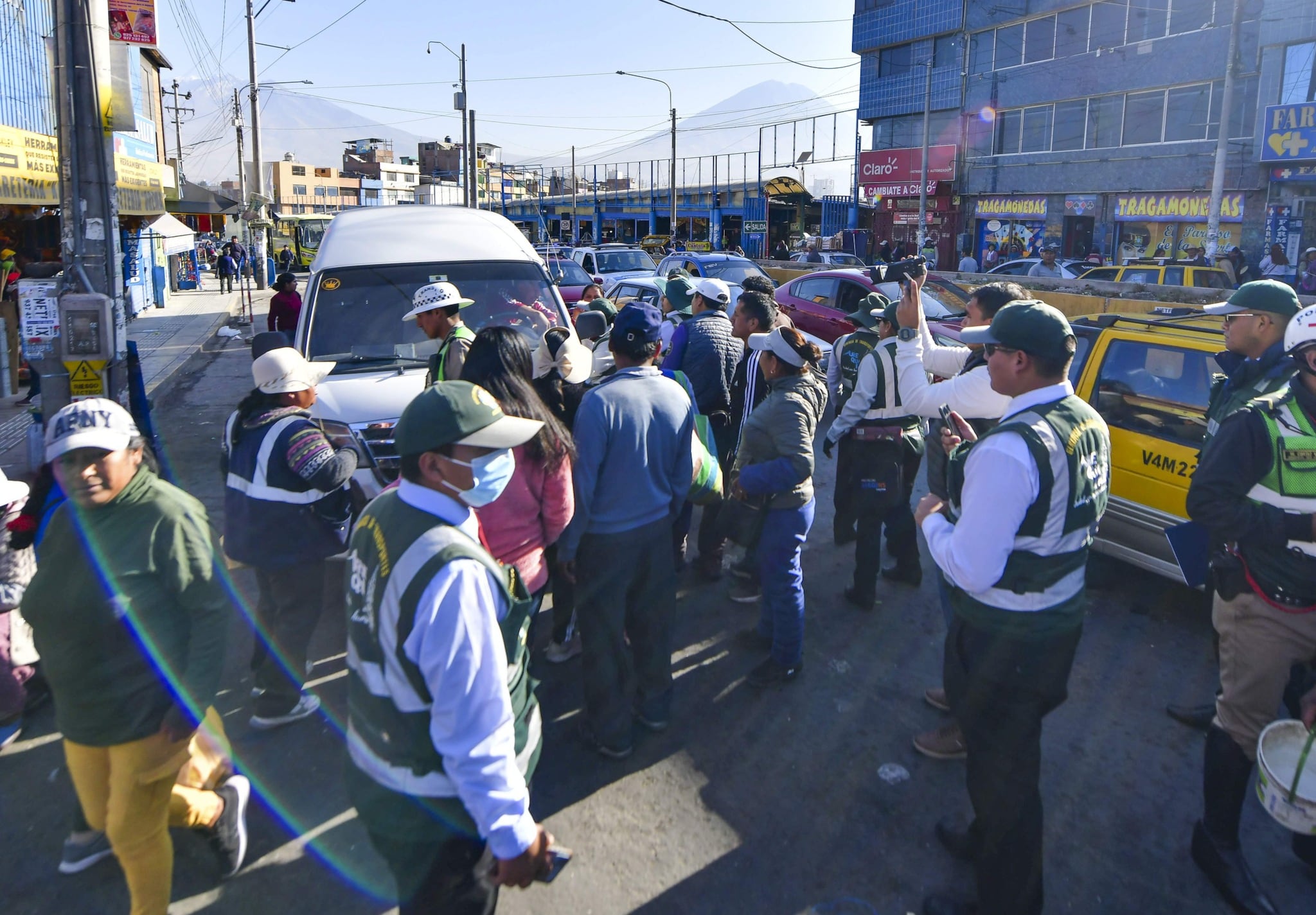 Inspectores de tránsito en operación en el Avelino Cáceres. Foto: difusión.
