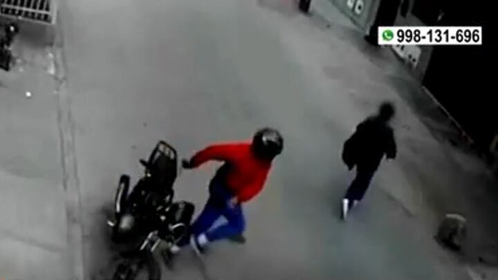 'Raquetero' armado asalta a escolar. Foto: América Noticias