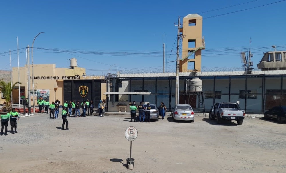 Policías acudieron al establecimiento penitenciario para recoger la denuncia del interno