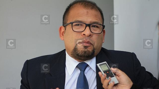 Omar Candia admite estar alejado de Arequipa Renace