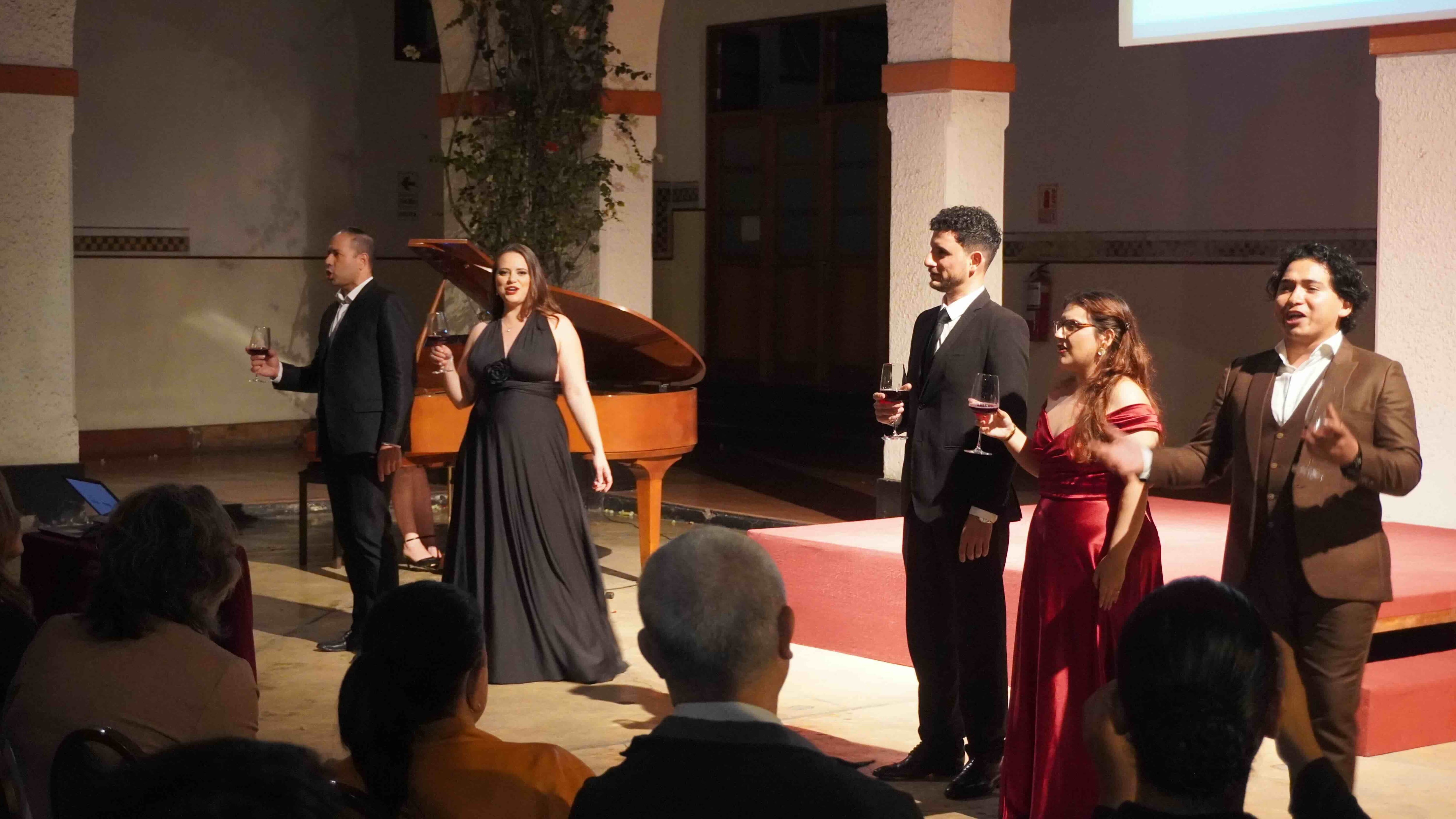 La propuesta reúne a jóvenes intérpretes, músicos y el Coro de la PUCP en una serie de conciertos que combinan ópera, historia y experiencias culturales inspiradas en distintas ciudades de Italia.