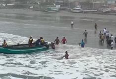 Piura: Cerca de 100 pescadores permanecen varados en altamar debido a fuertes oleajes