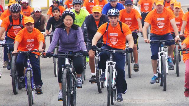 Keiko calienta campaña presidencial con bicicletada