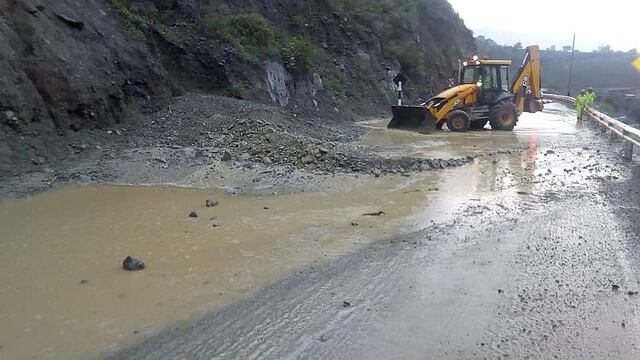 Carretera Central: Lluvias y deslizamientos afectan zona de Cocachacra (VIDEOS)