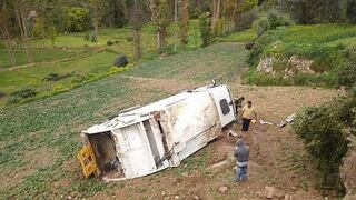 Tarma: Vuelca camión recolector con 15 toneladas de basura 
