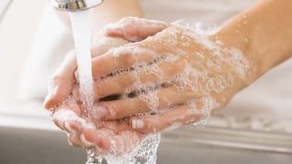 Manos sucias: un centímetro cuadrado puede contener más de mil bacterias, advierte Unicef