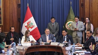 Comisión de Constitución del Senado aprueba facultades legislativas con siete votos
