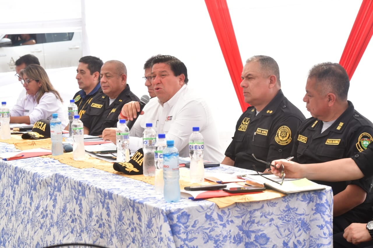 Mininter coordina con transportistas y PNP nuevas estrategias para enfrentar extorsiones. Fotos: Ministerio del Interior.