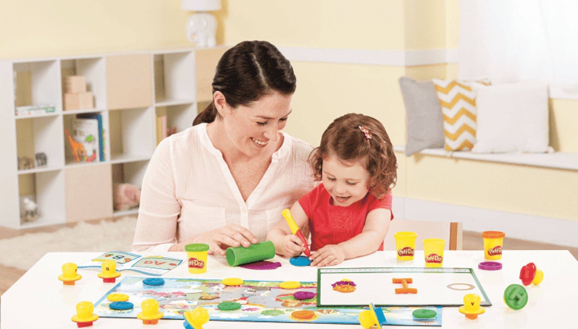 Masas moldeables y juegos sensoriales apoyan la adaptación escolar y el desarrollo de habilidades clave en el inicio del año académico.