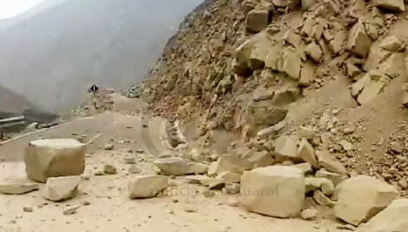 Deslizamiento de rocas. (Foto: captura de pantalla | Noticia de Huaral)