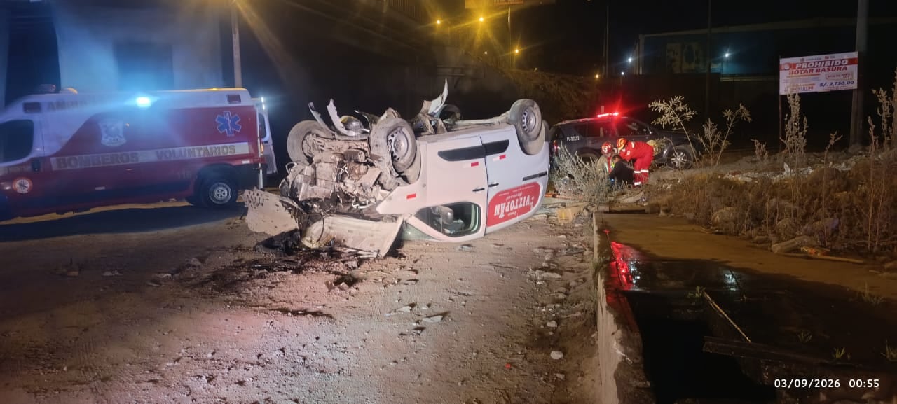 Despiste de automóvil en Los Arrayanes, en Sachaca, Arequipa. Foto: Serenazgo.