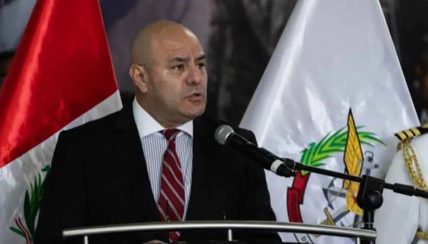 El titular del sector destacó que su administración se enfocará en la transparencia, eficiencia y el fortalecimiento de las capacidades de las Fuerzas Armadas.