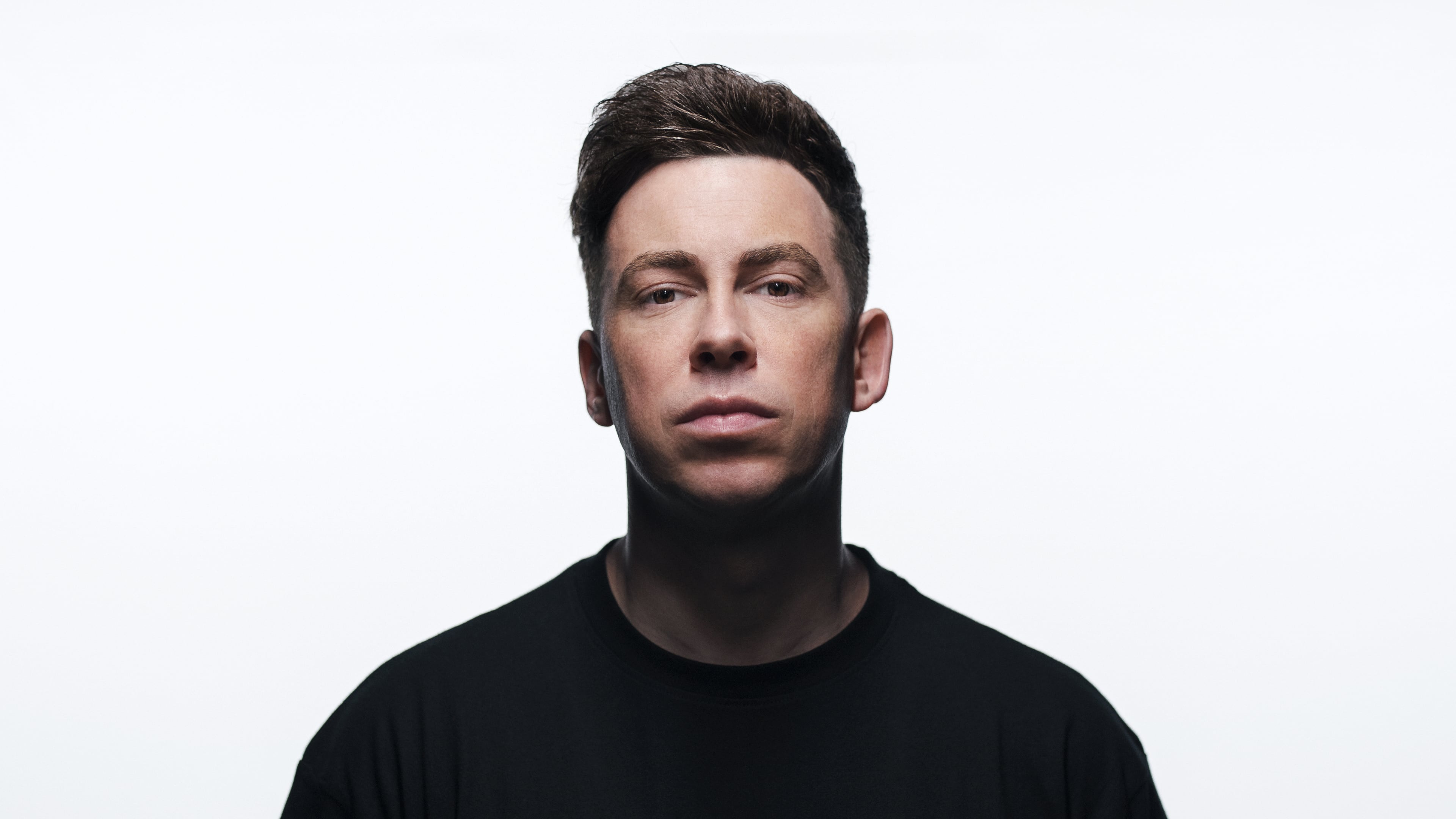 El dos veces elegido World’s No. 1 DJ por DJ Mag regresará al Perú para ofrecer un show en Costa 21. La producción estará a cargo de Vastion Group y Masterlive, y contará con la participación especial de Mike Williams.