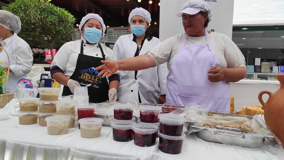 Variedad de postres arequipeños. Foto: GEC.
