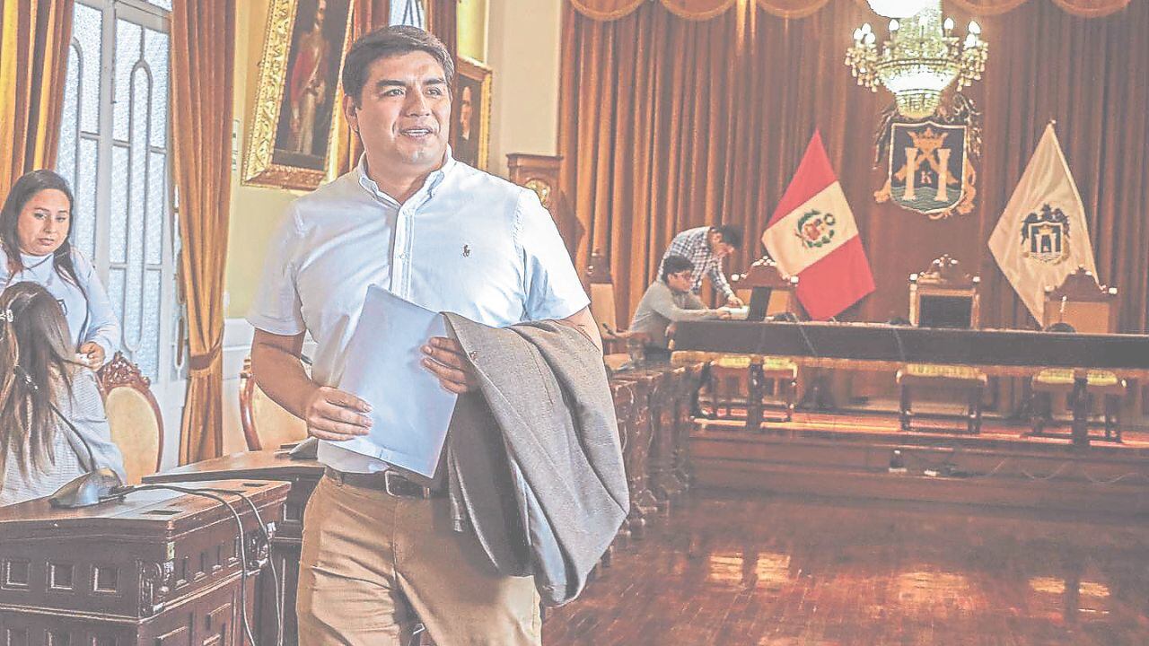 El coordinador regional de APP, y hermano de César Acuña, lamentó que Juan José Fort haya dicho que el alcalde de Trujillo es un traidor. Le pidió reflexionar y que no propicie el divisionismo.