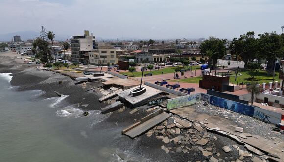 Derrame de petróleo en La Punta: autoridades cierran las playas como medida de emergencia. (Foto: El Comercio)