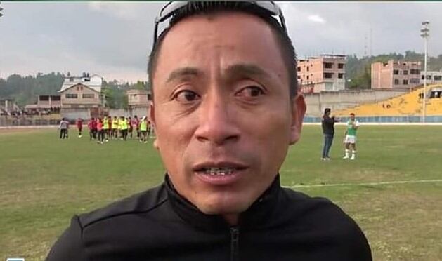 Se puso el buzo del equipo "Canario", que hoy juega ante Porvenir Huáscar en Castilla